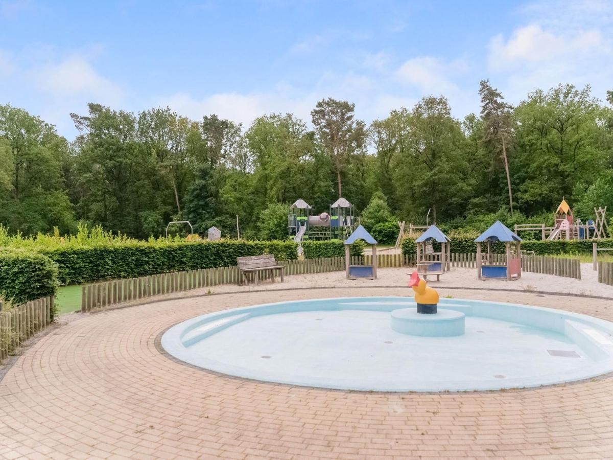 Beautiful Chalet In The Woods With A Shared Pool Vledder Kültér fotó